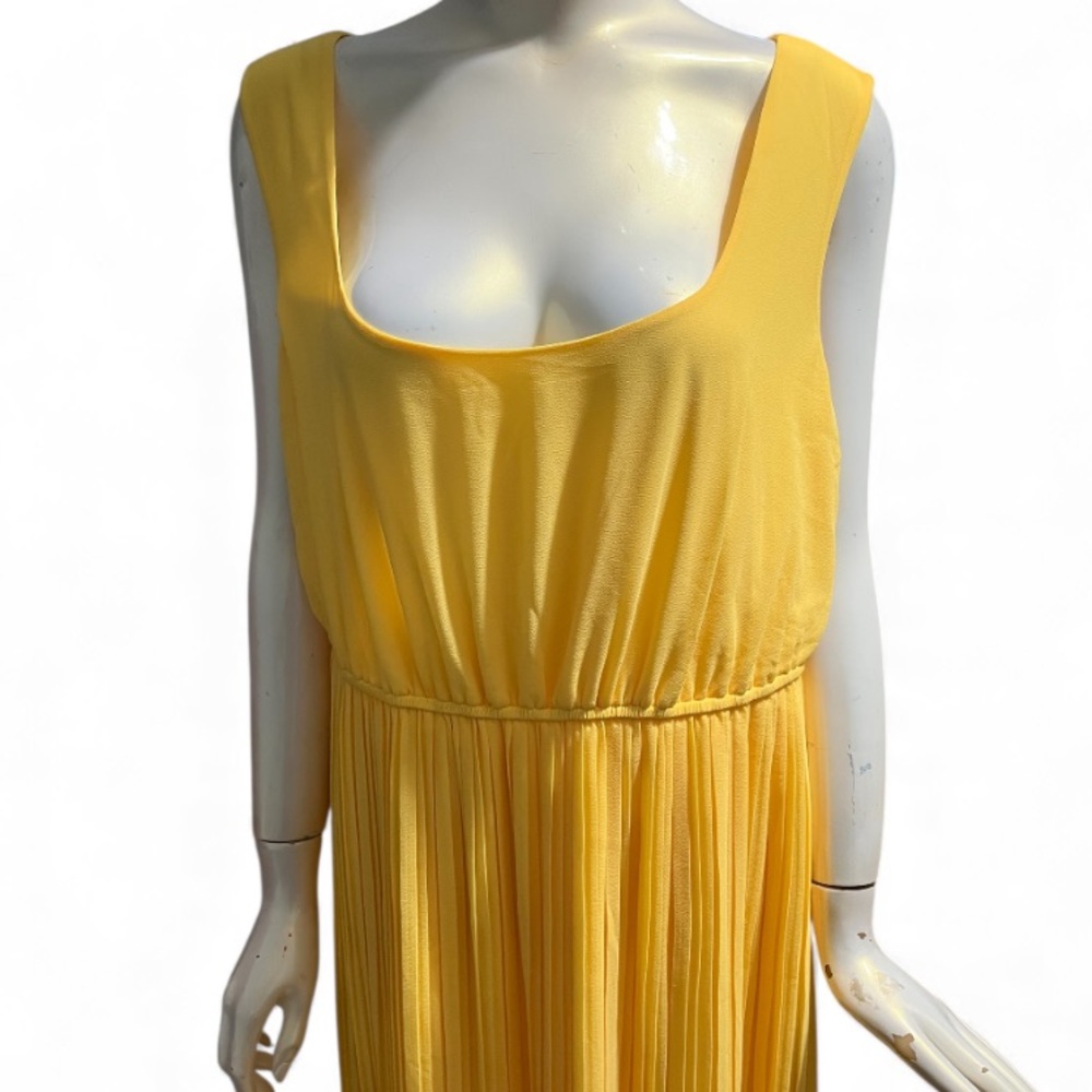 Yellow Pleated Chiffon Maxi Dress Torrid - Picture 3 of 5